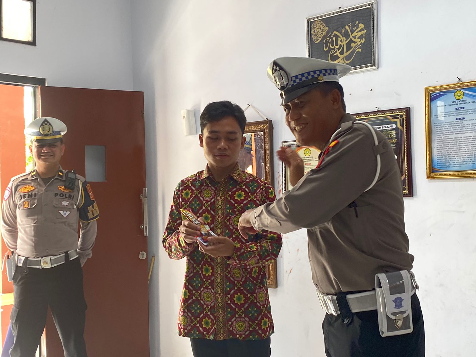 WhatsApp Image 2025-11-21 at 09.33.58 (1)